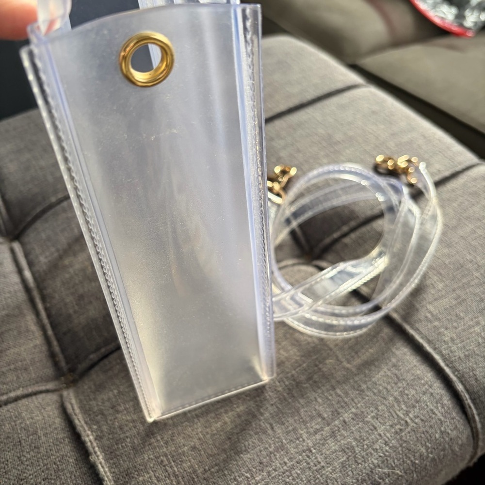 Forever 21 Clear Ribbed PVC Tote with Detachable Strap - Picture 5 of 10